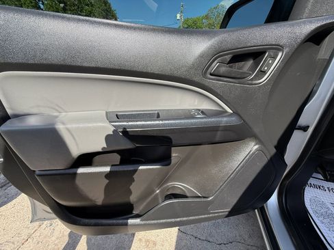 Used 2020 Chevrolet Colorado W/T image 18