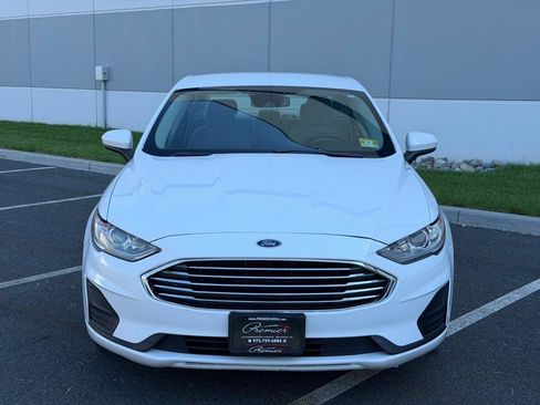 Used 2019 Ford Fusion SE FWD image 2