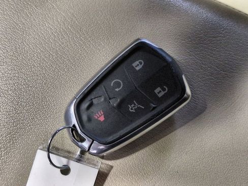 Used 2017 Cadillac XT5 FWD image 38