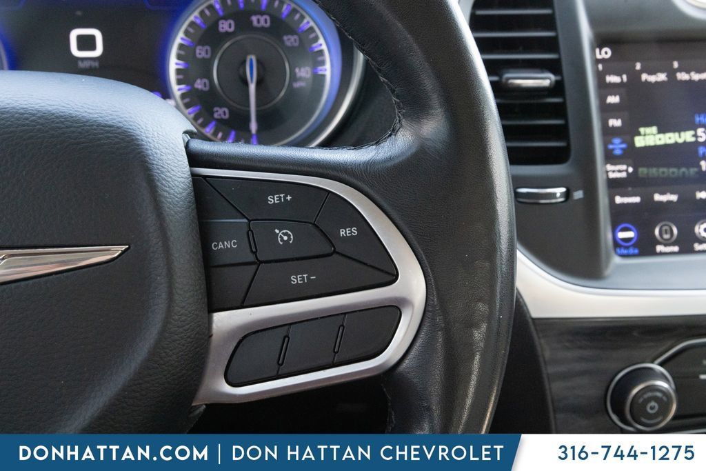 Used 2020 Chrysler 300 Touring w/ Driver Convenience Group RWD image 8