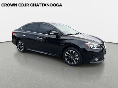 Used 2018 Nissan Sentra SR image 2