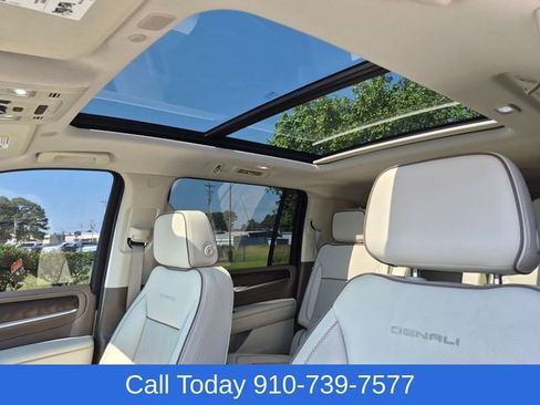 Used 2023 GMC Yukon XL Denali AWD/4WD image 18