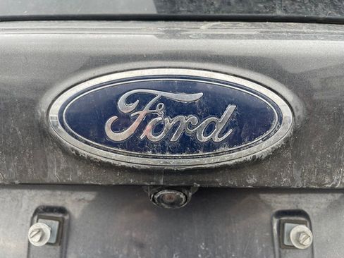 Used 2018 Ford Escape Titanium w/ Ford Safe & Smart Package image 5