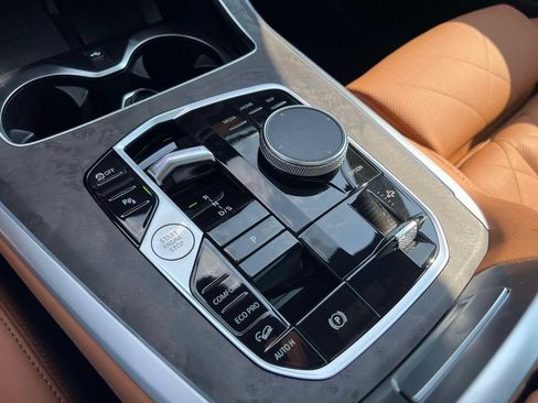 Used 2024 BMW X7 xDrive40i w/ M Sport Package AWD/4WD image 27