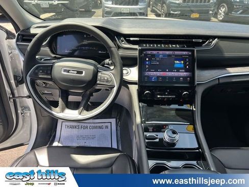 Used 2023 Jeep Grand Cherokee L Limited AWD/4WD image 15
