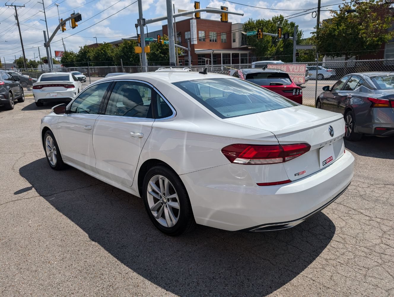Used 2020 Volkswagen Passat 2.0T SE FWD image 8