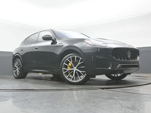 Used 2023 Maserati Grecale Modena AWD/4WD image 28