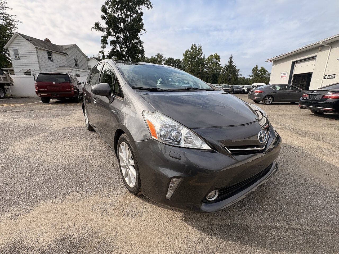 Used 2012 Toyota Prius V Five FWD image 5