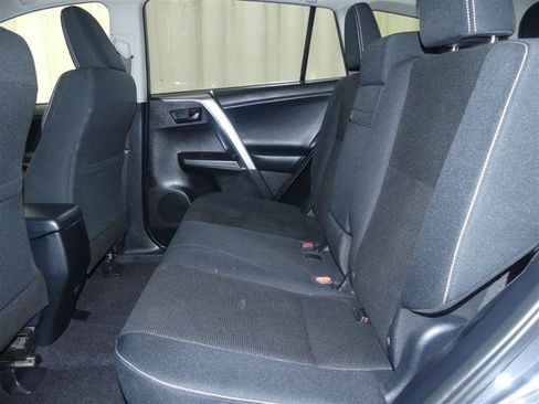 Used 2018 Toyota RAV4 LE AWD/4WD image 22