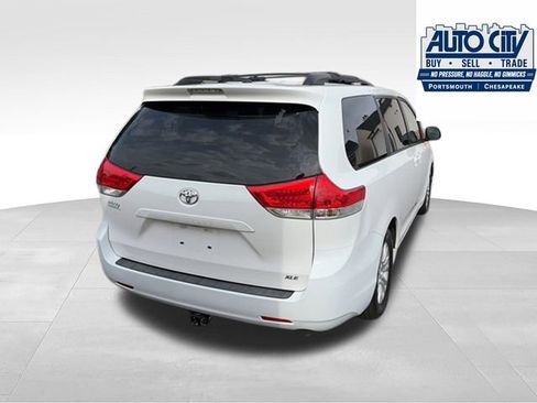 Used 2014 Toyota Sienna XLE FWD image 19