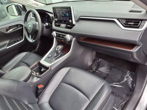 Used 2019 Toyota RAV4 Limited AWD/4WD image 28