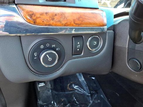 Used 2016 Lincoln MKS FWD image 13