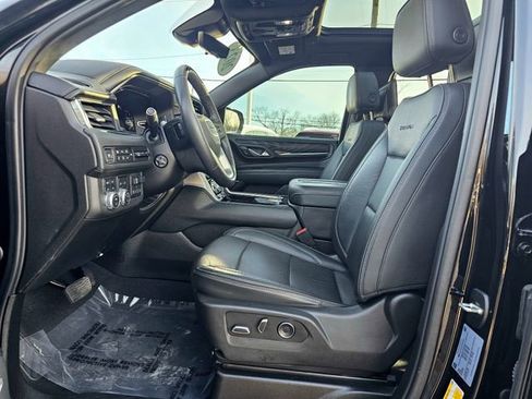 Used 2023 GMC Yukon XL Denali w/ Denali Reserve Package image 19