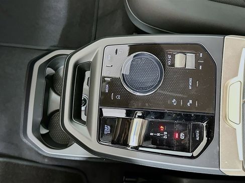 Used 2026 BMW iX xDrive60 image 15