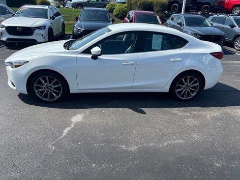 Used 2018 MAZDA MAZDA3 Touring FWD image 18