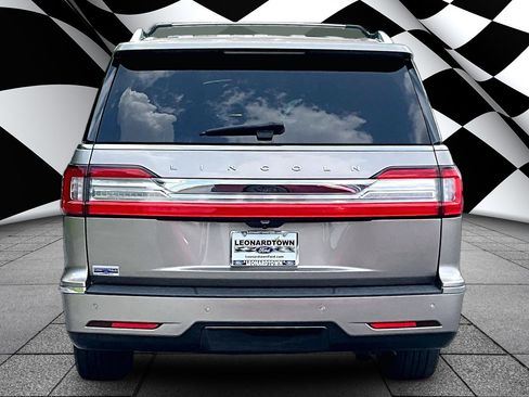 Used 2020 Lincoln Navigator L Reserve w/ Luxury Package AWD/4WD image 4