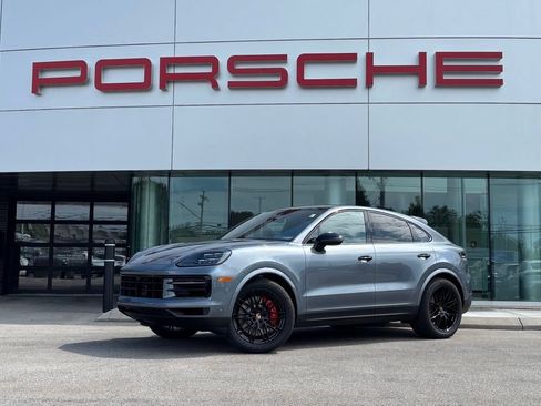 New 2026 Porsche Cayenne S AWD/4WD image 1