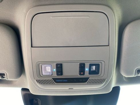 Used 2022 Ford Explorer XLT image 23