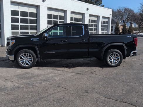 Used 2020 GMC Sierra 1500 SLE w/ SLE Value Package image 2