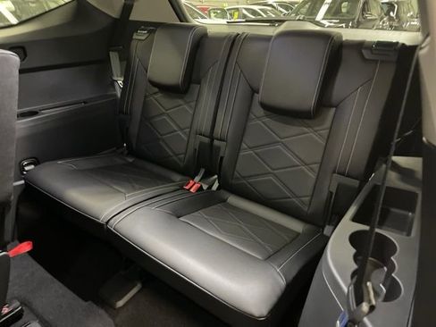 New 2026 Volkswagen Atlas SE image 9