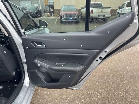 Used 2022 Nissan Altima 2.5 SV image 32