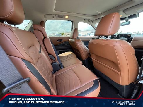 Used 2022 Nissan Pathfinder Platinum w/ Cargo Package FWD image 19