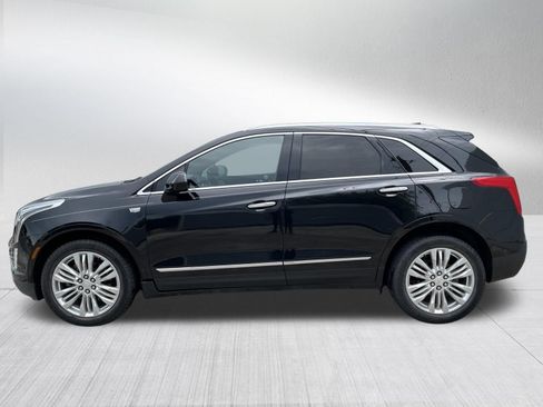 Used 2017 Cadillac XT5 Premium Luxury w/ Driver Assist Package FWD image 4