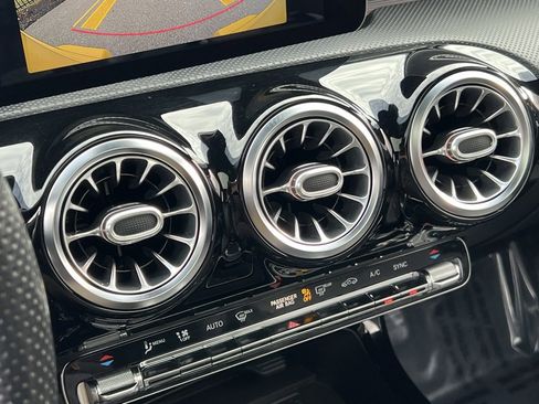 Used 2020 Mercedes-Benz CLA 250 4MATIC image 27