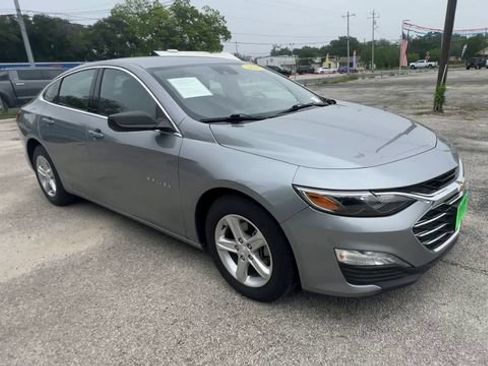 Used 2024 Chevrolet Malibu LT FWD image 2