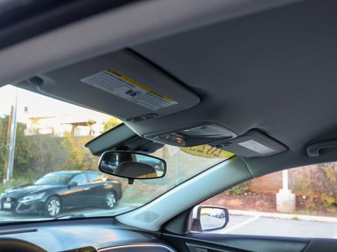 Used 2025 Chevrolet Malibu LT image 12