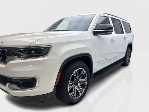 Used 2024 Jeep Wagoneer L Series II RWD image 11