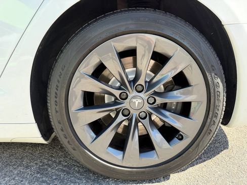 Used 2020 Tesla Model S Long Range AWD/4WD image 8