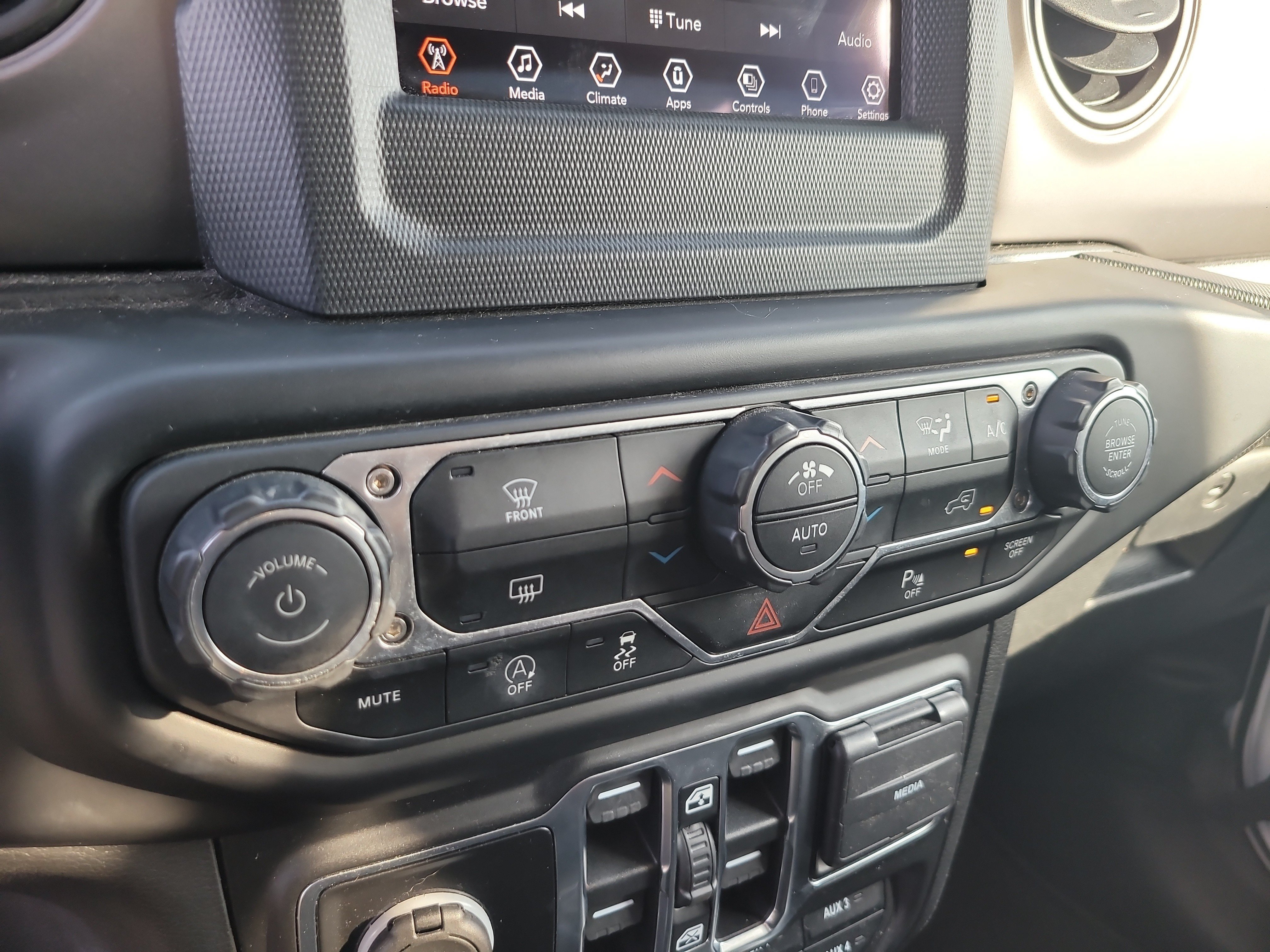 Used 2021 Jeep Wrangler Unlimited Sport AWD/4WD image 22