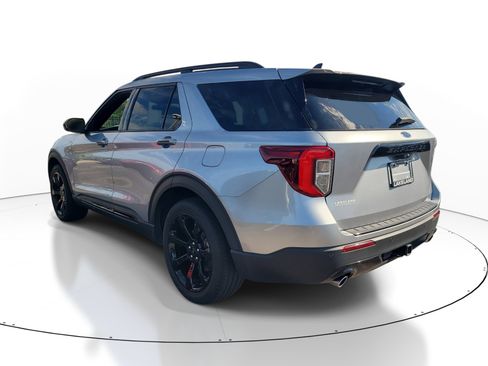 Used 2024 Ford Explorer ST-Line w/ Class IV Trailer Tow Package RWD image 6