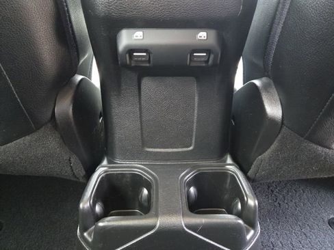 Used 2022 Jeep Wrangler Unlimited Sport image 35