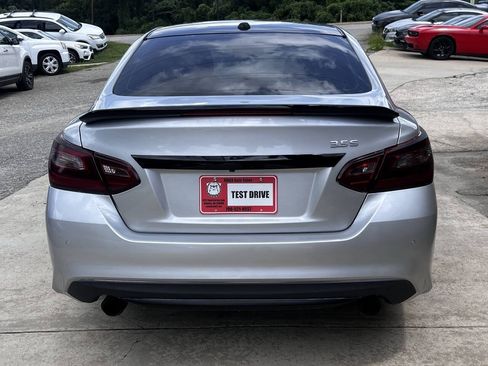 Used 2017 Nissan Altima 3.5 SL FWD image 5