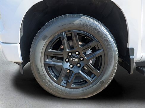 Used 2023 Chevrolet Silverado 1500 Custom image 22