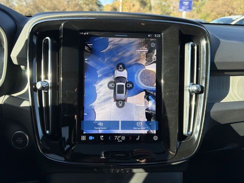 Certified 2025 Volvo XC40 B5 Plus image 11