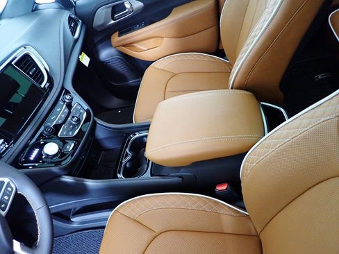 New 2026 Chrysler Pacifica Pinnacle image 33