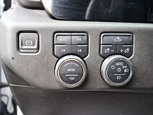 Used 2024 Chevrolet Silverado 1500 LT Trail Boss w/ Protection Package AWD/4WD image 26