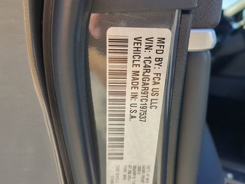 New 2026 Jeep Grand Cherokee Altitude image 28