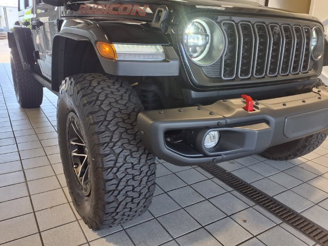 Used 2025 Jeep Wrangler Unlimited Rubicon AWD/4WD image 24