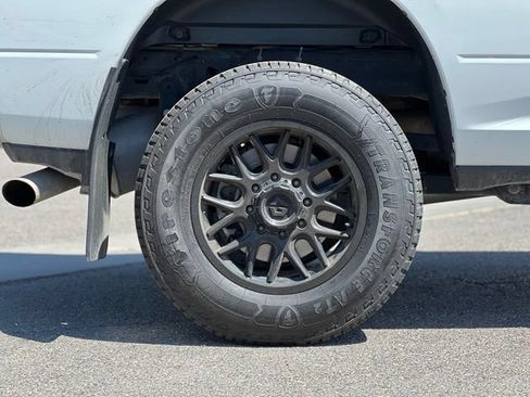 Used 2024 RAM 2500 Tradesman w/ Chrome Appearance Group AWD/4WD image 9