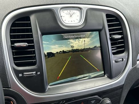 Used 2021 Chrysler 300 Touring w/ Driver Convenience Group RWD image 14