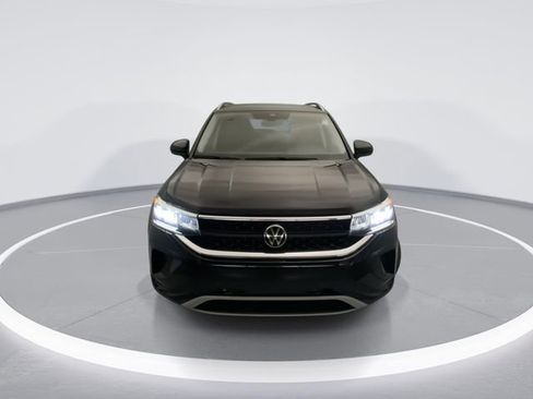 Used 2024 Volkswagen Taos SE FWD image 9