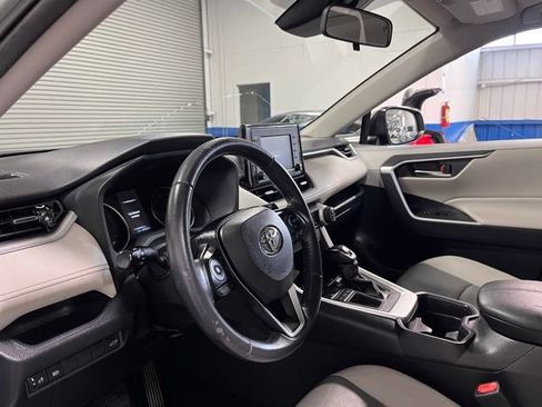 Used 2019 Toyota RAV4 XLE Premium w/ Carpet Mat Package image 22