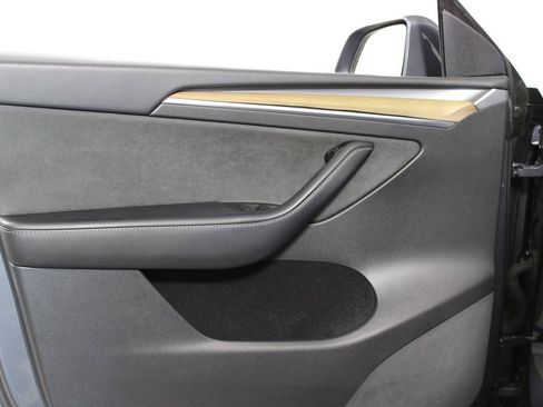 Used 2022 Tesla Model Y Performance image 7