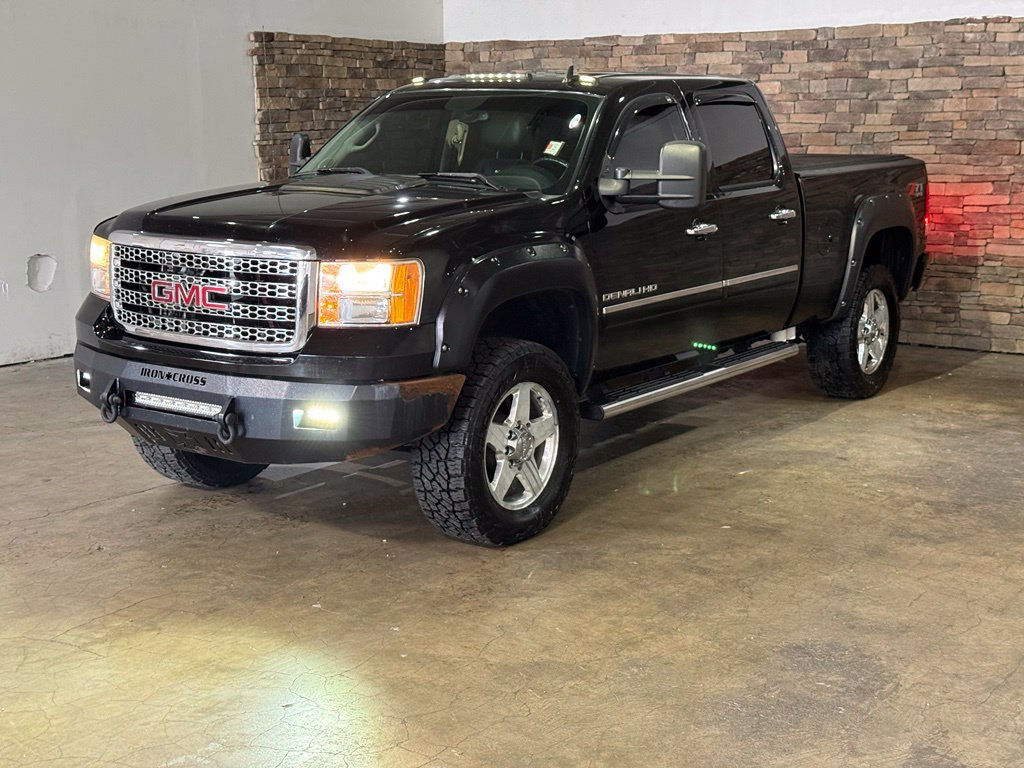 Used 2011 GMC Sierra 2500 Denali w/ Suspension Package, Off-Road AWD/4WD image 5