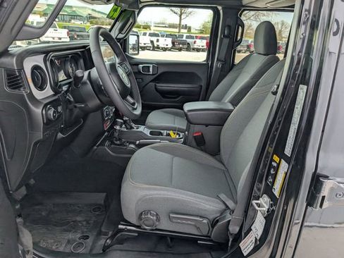 Used 2025 Jeep Wrangler Unlimited Sport AWD/4WD image 2