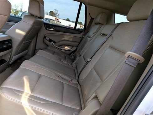 Used 2017 GMC Yukon SLT image 28